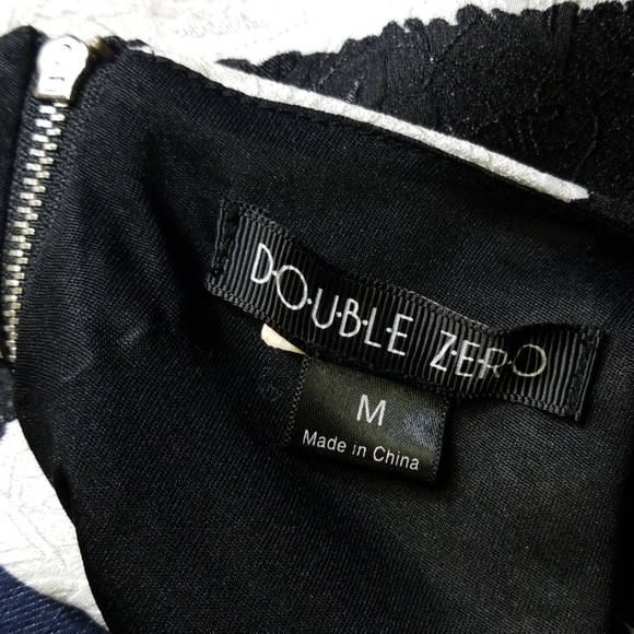 Gorgeous Silkie Criss Cross Front Sleeveless Top - Picture 7 of 8